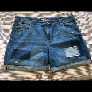 Old Navy Boyfriend Jean Shorts